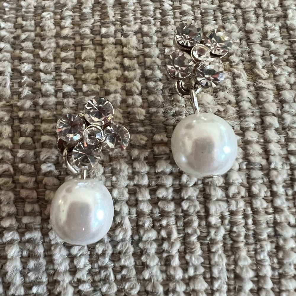 Hand crafted silver, pearl bead and crystal earrings. - Picture 4 of 5